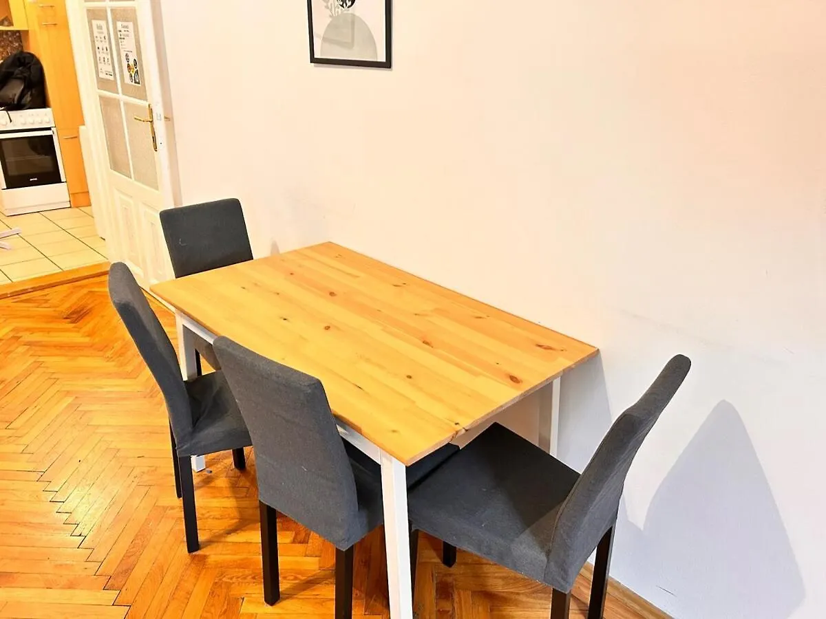 Stylish Flat With 2 Double Beds For 4 People 15A Apartment Vienna