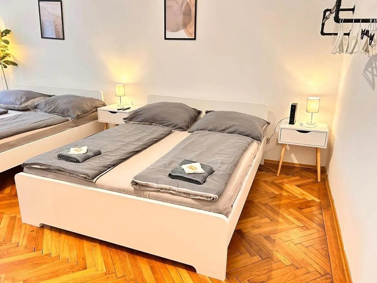 Stylish Flat With 2 Double Beds For 4 People 15A Apartment Vienna Austria